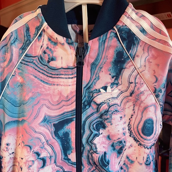 COPY - Adidas suit size 3t girls - Picture 1 of 2